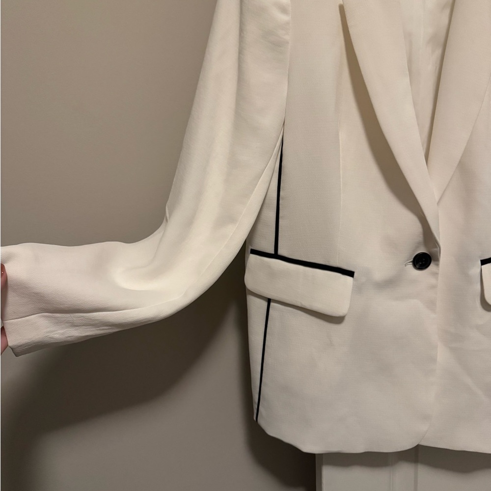 1 State White Blazer with Black Trim